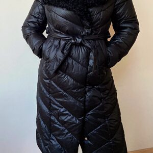 Fekete elegáns téli kabát buklé galérral